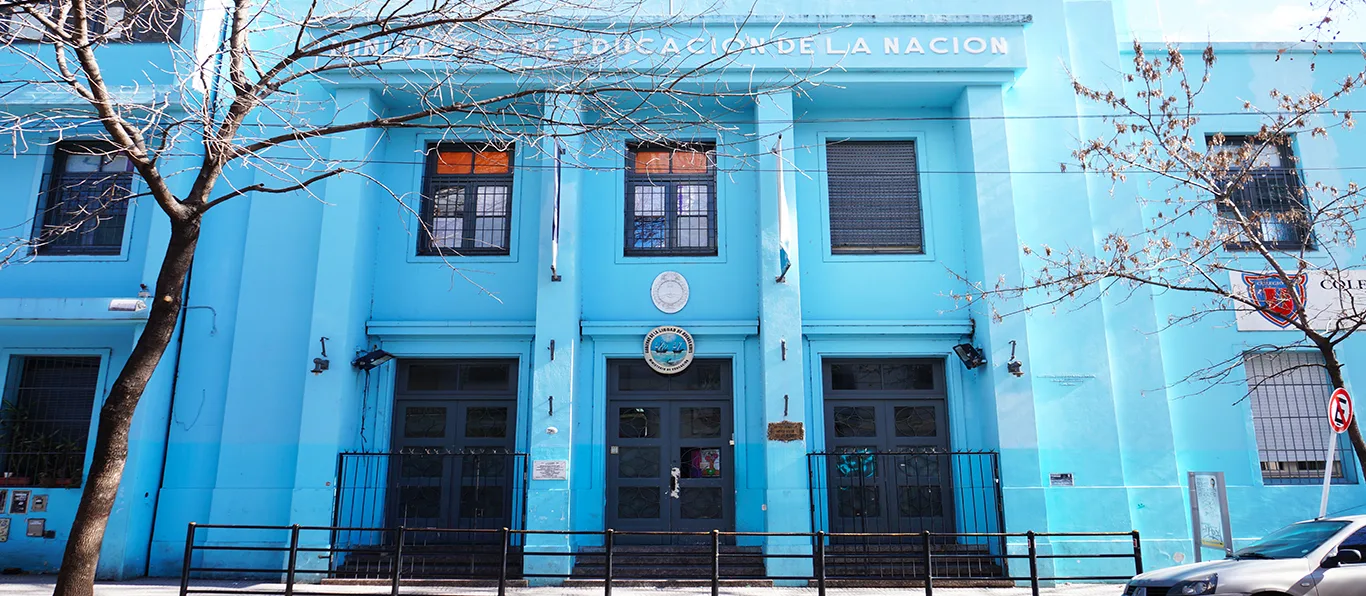 Fachada de Colegio N.º 9 D.E. 12 «Justo José de Urquiza»