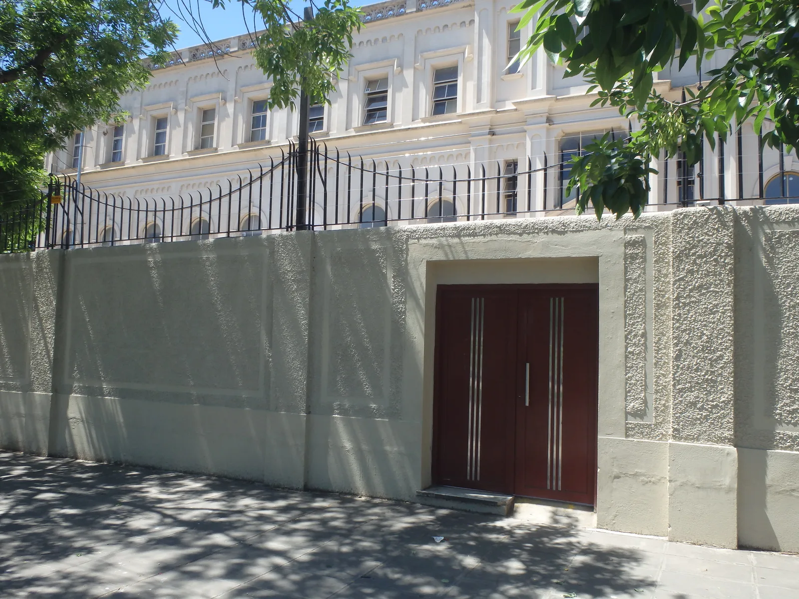 Fachada de Colegio Fasta San Vicente de Paul