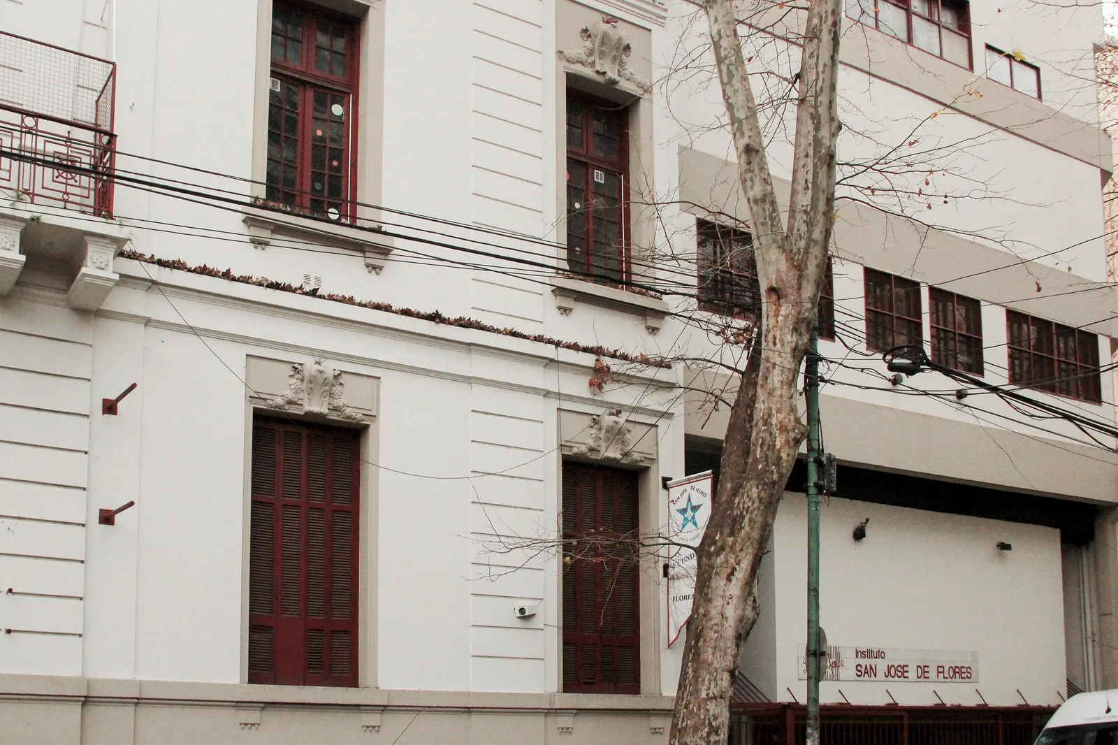Fachada de Instituto San José de Flores