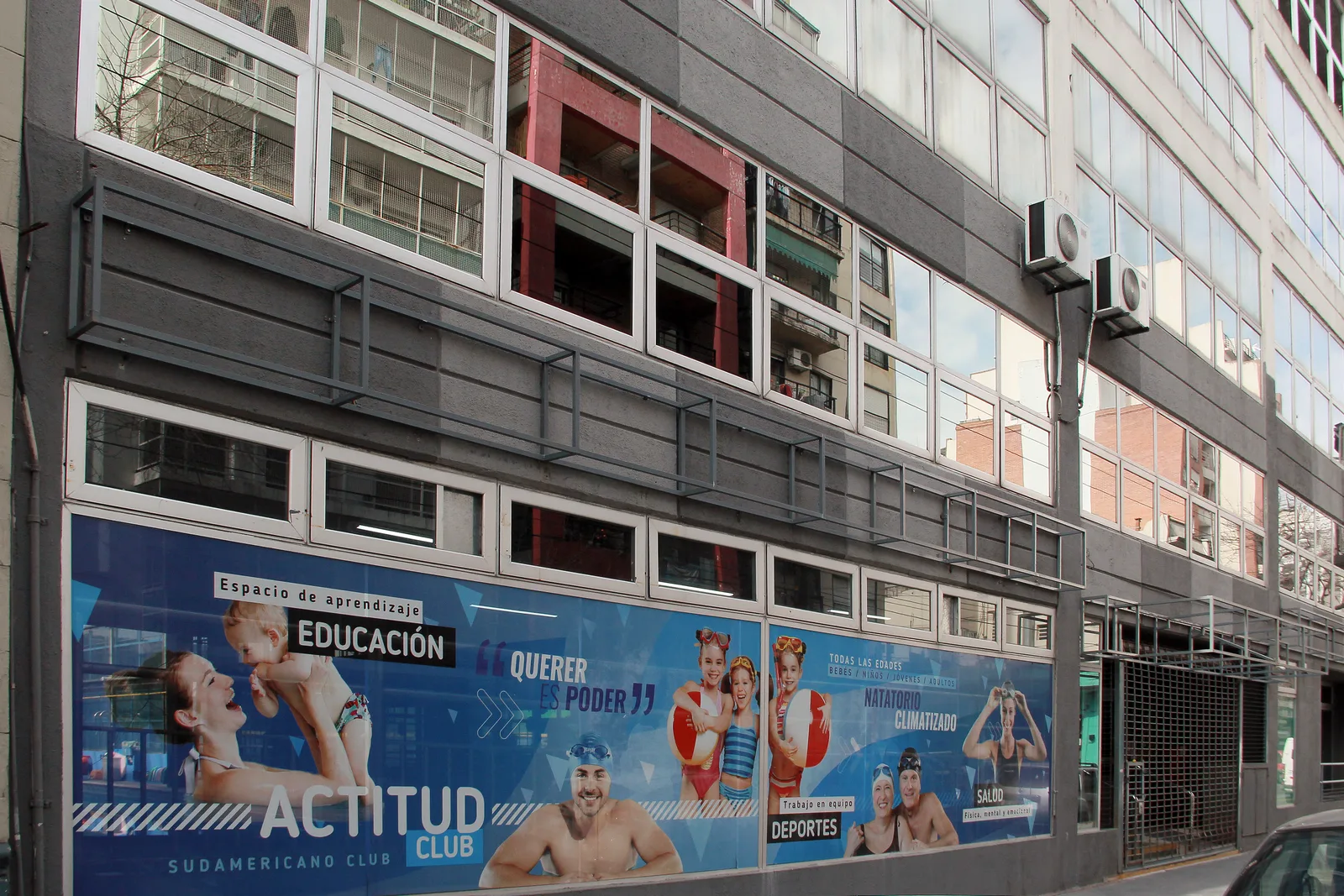 Fachada de Instituto Sudamericano Modelo