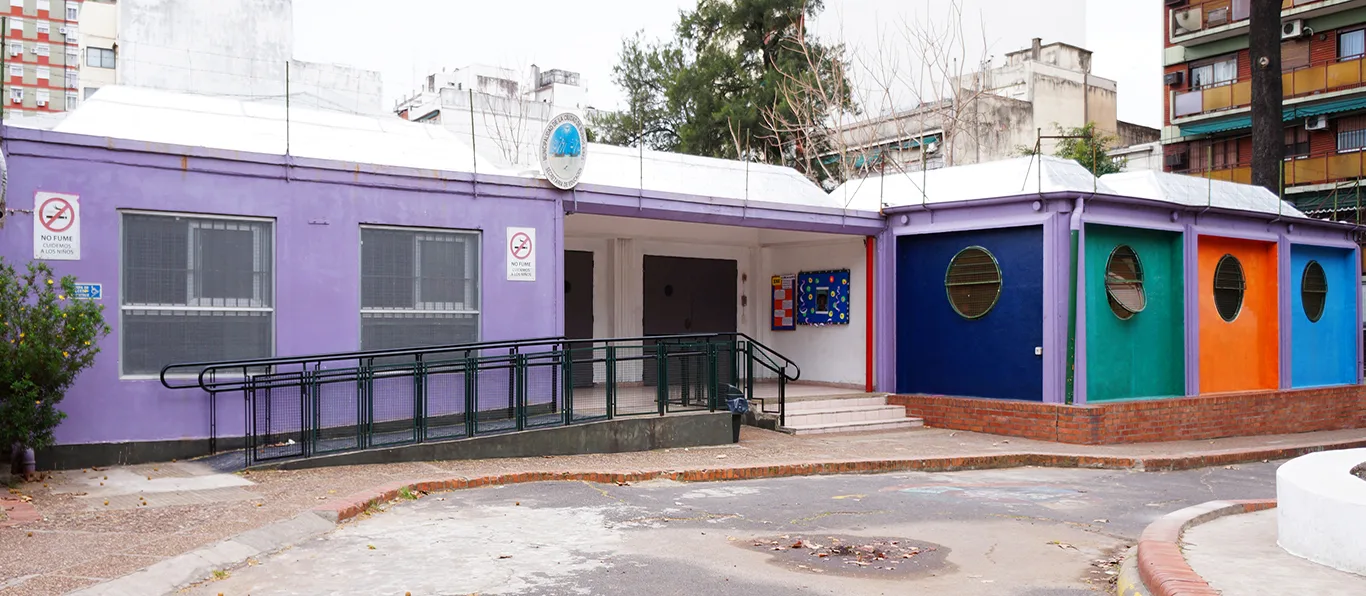 Fachada de Jardín de Infantes Común N.º 2 D.E. 7 «Marina Margarita Ravioli»