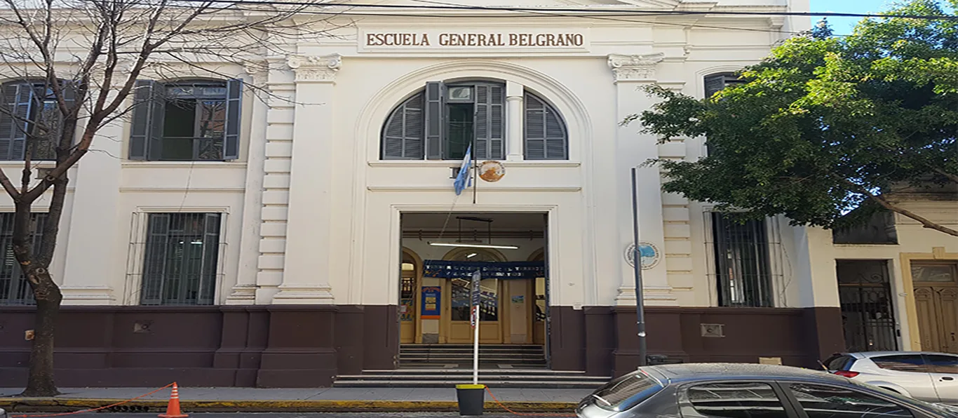 Fachada de Escuela Primaria Común N.º 23 D.E. 7 «General Belgrano»