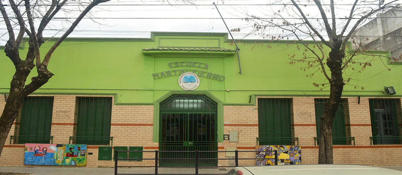 Fachada de Escuela Primaria Común N.º 1 D.E. 18 «Martín Fierro»
