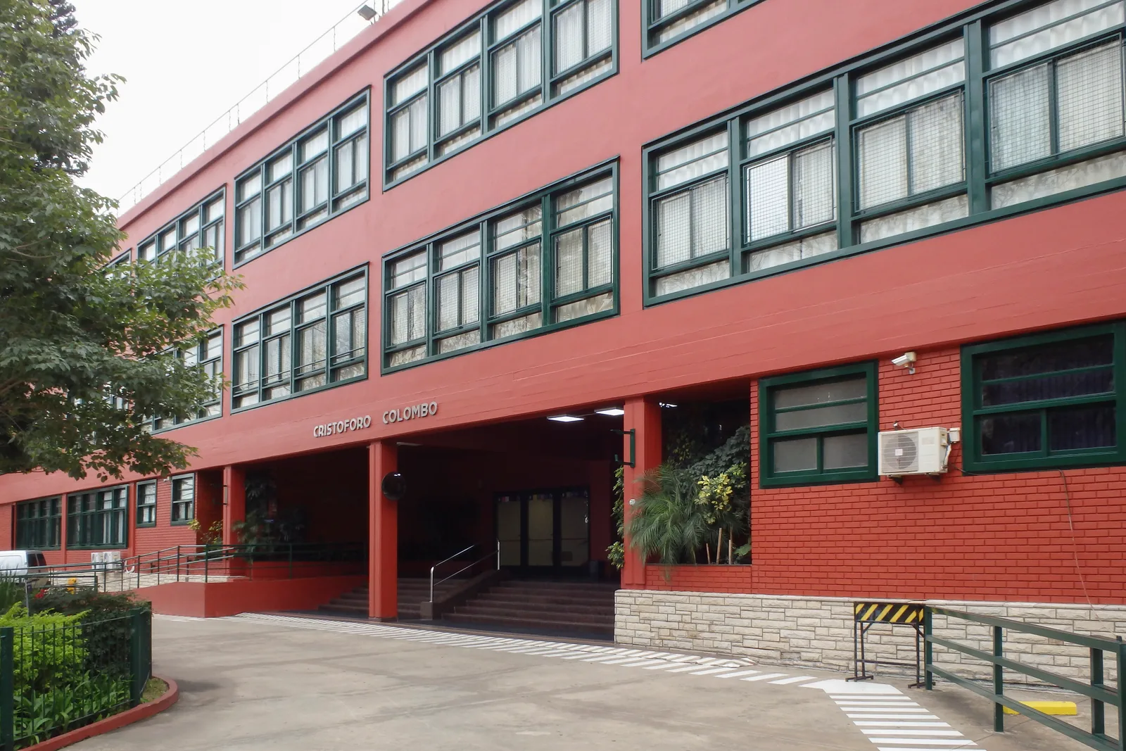 Fachada de Escuela Italiana Cristoforo Colombo