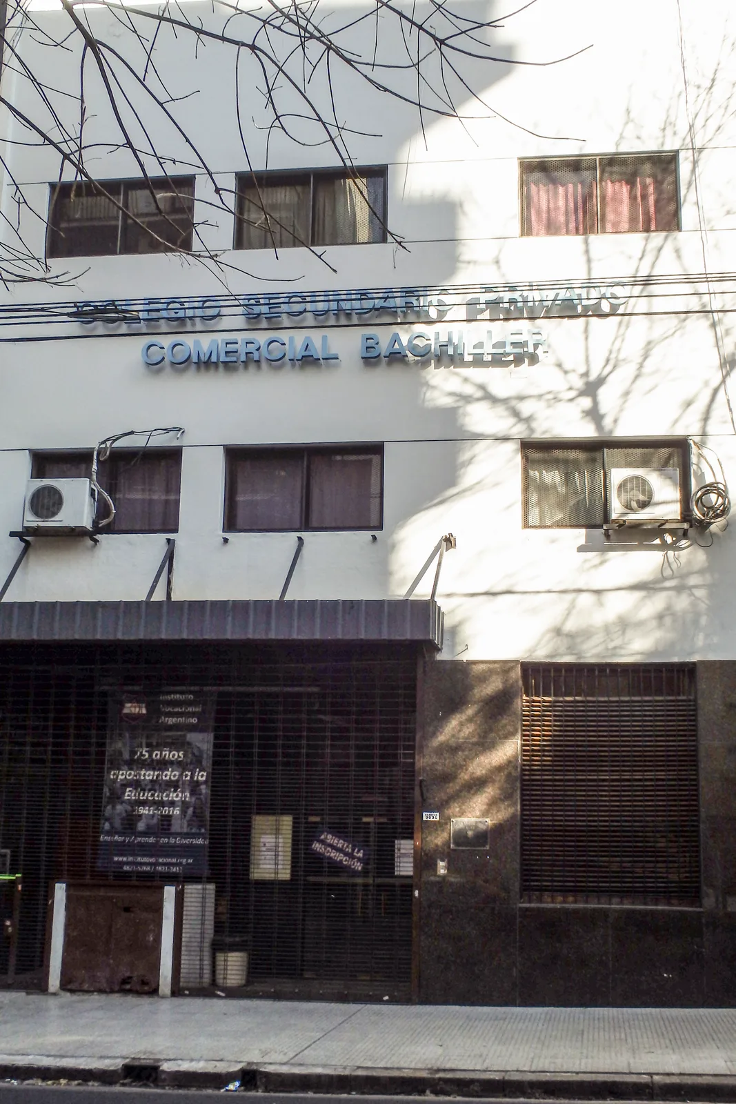 Fachada de Instituto Vocacional Argentino