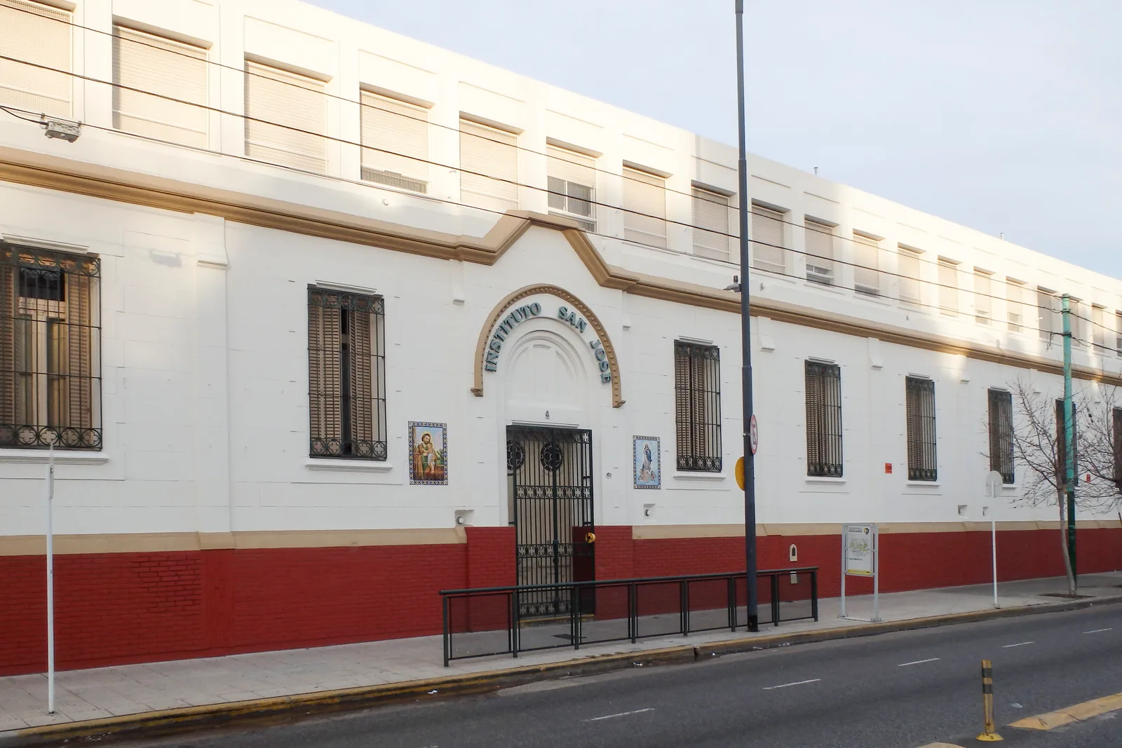 Fachada de Instituto San José