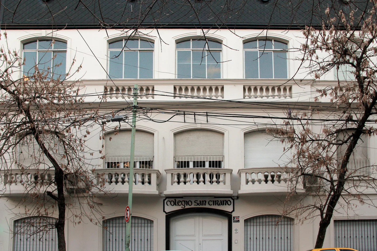 Fachada de Esc.hogar Dr..miguel V.loureyro