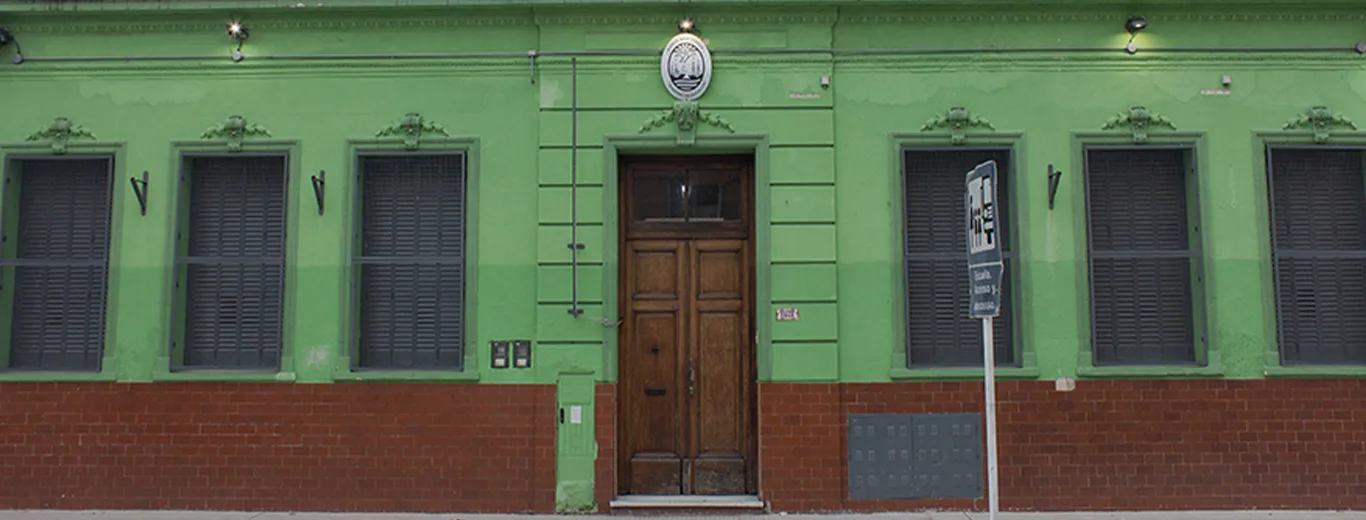 Fachada de Escuela Primaria Común N.º 3 D.E. 17 «Policia Federal Argentina»