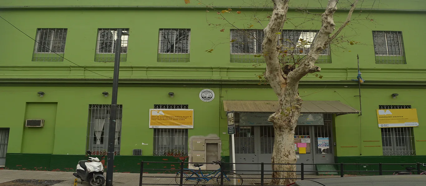 Fachada de Escuela Primaria Común N.º 19 D.E. 11 «Fragata a R a Libertad»
