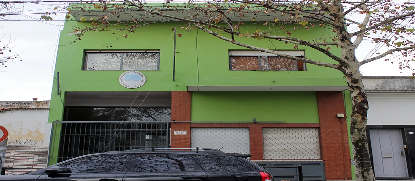 Fachada de Jardín de Infantes Nucleado C N.º 16 D.E. 17 «Florencio Molina Campos»