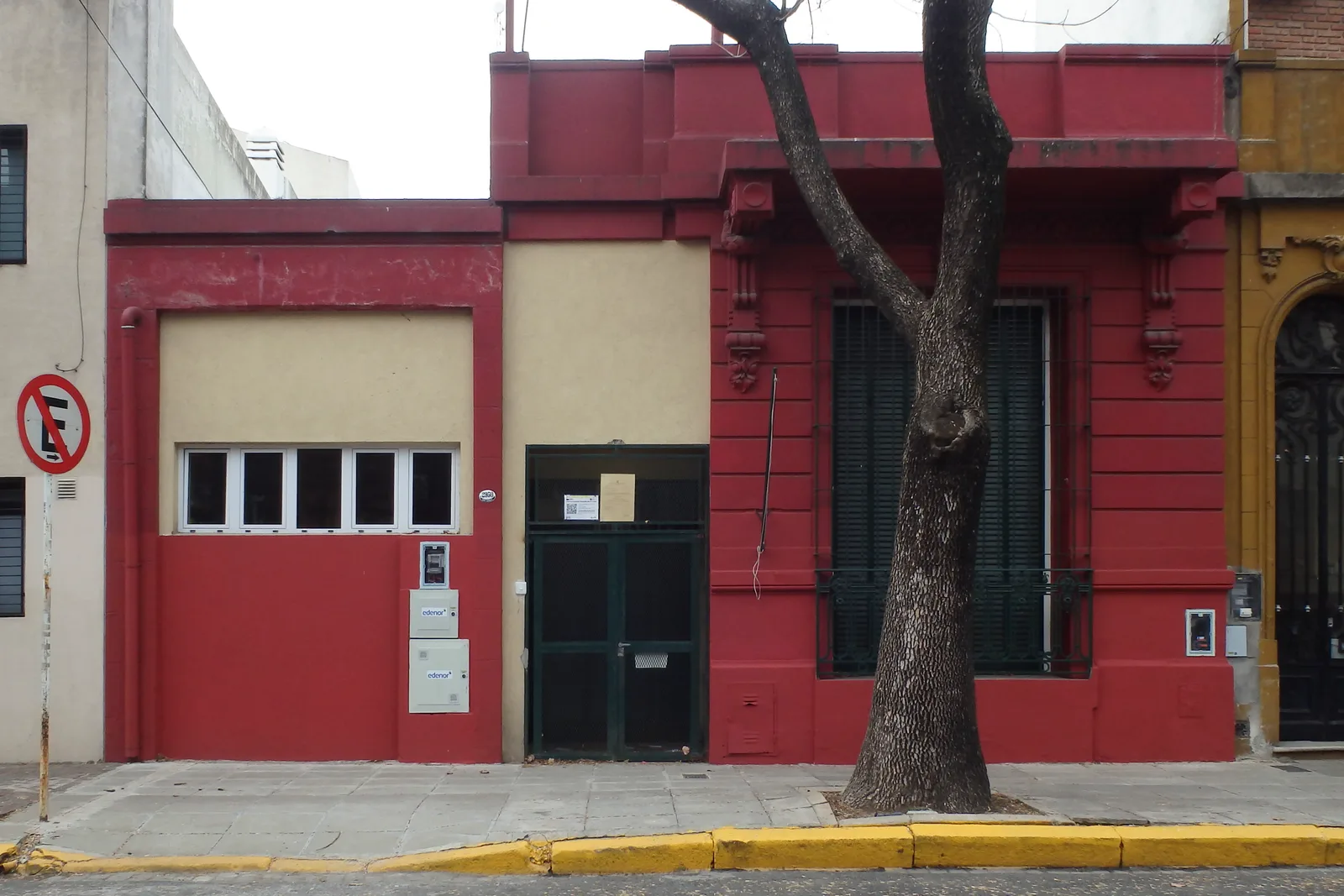 Fachada de Instituto la Escuelita