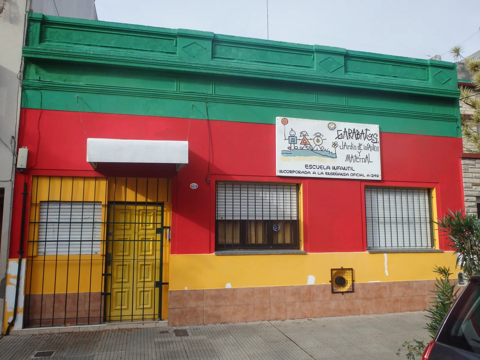 Fachada de Instituto Garabatos