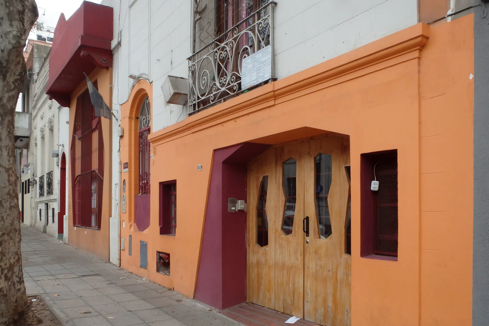 Fachada de Instituto Juana de Arco