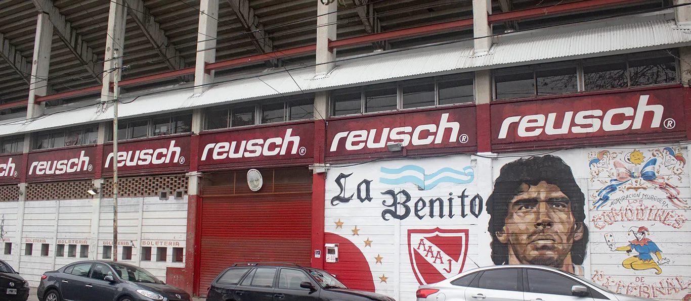 Fachada de Escuela de Educación Media N.º 2 D.E. 14 «Argentinos Juniors»