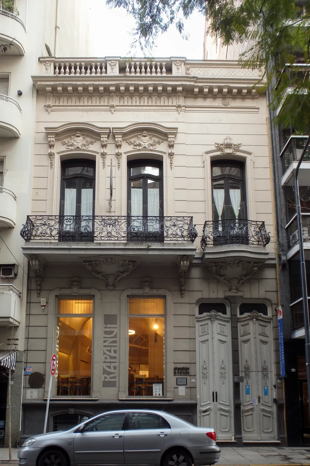 Fachada de Gloria de la Mañana