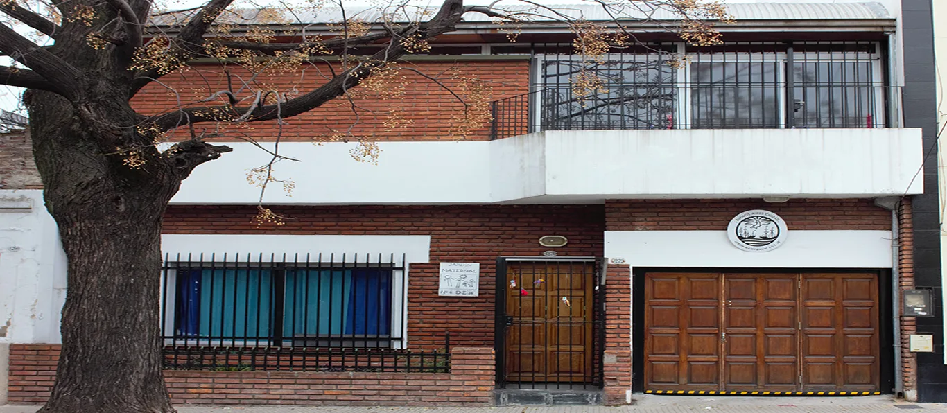 Fachada de Jardín Maternal N.º 6 D.E. 18