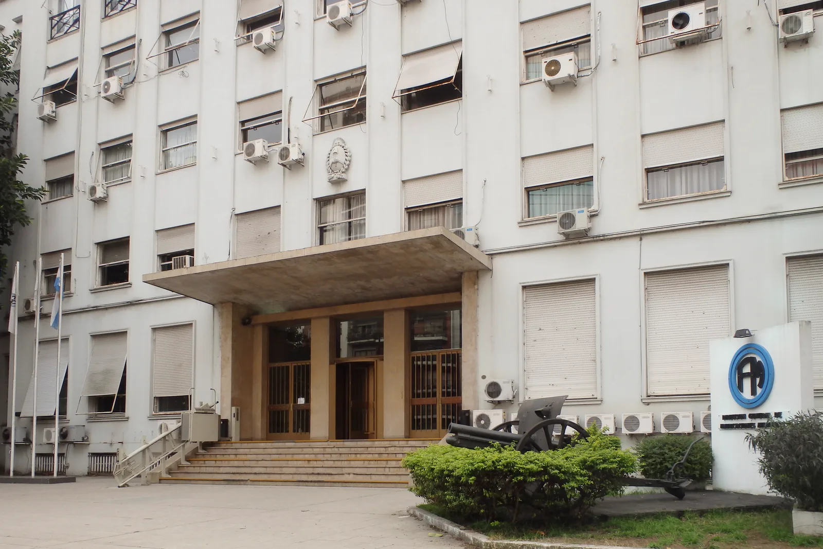 Fachada de Servicio de Educación a Distancia al Exterior (SEADE)
