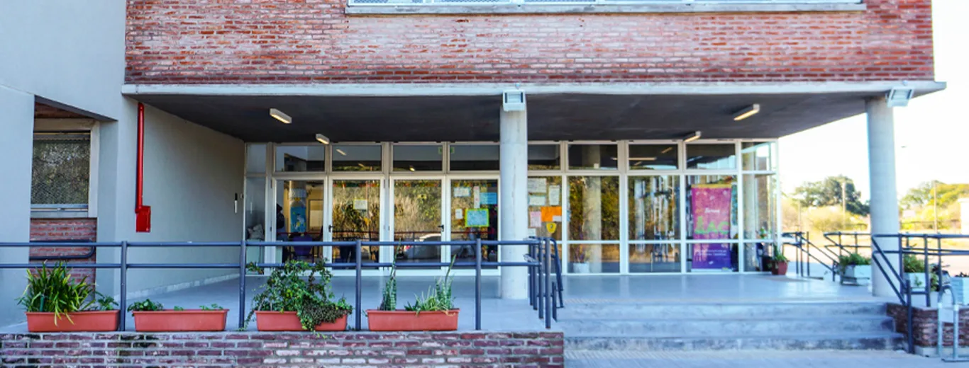 Fachada de Escuela Infantil N.º 11 D.E. 21