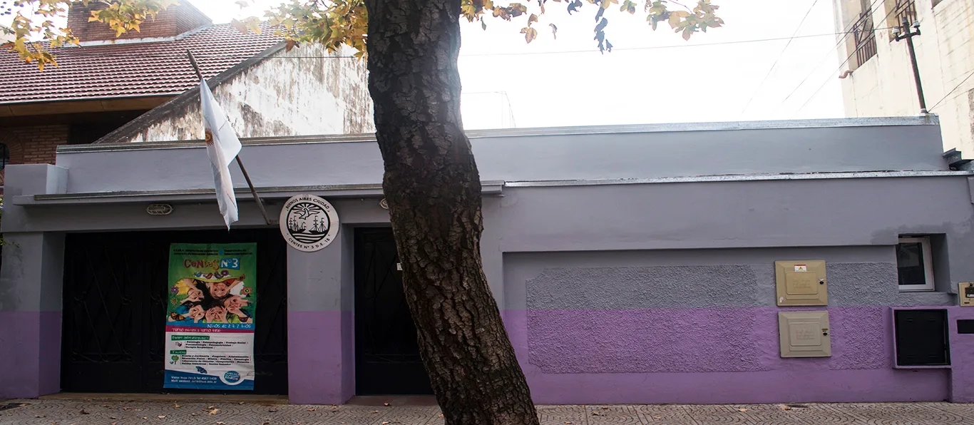 Fachada de Centros Educativos para Niños en Tiempos y Espacios Singulares N.º 3 D.E. 18