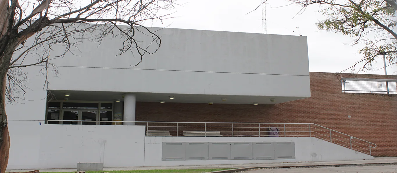 Fachada de Escuela Superior de Educación Artística N.º 400 D.E. 14 «En Música Juan Pedro Esnaola»