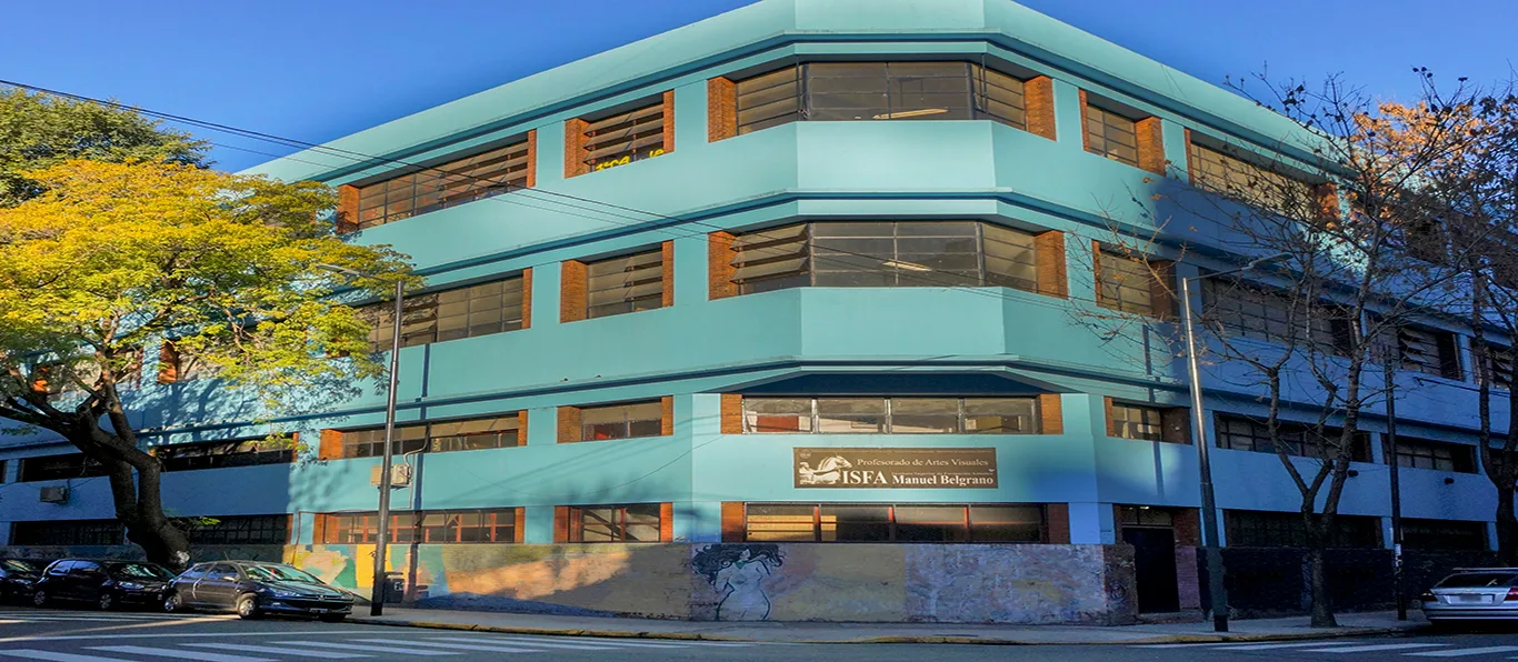 Fachada de Escuela Superior de Educación Artística N.º 100 D.E. 4 «Edu Artistica en Artes Visuales Manuel Belgrano»