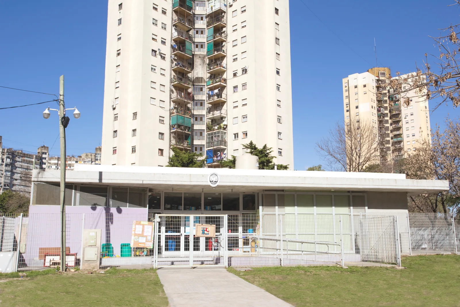 Fachada de Jardín de Infantes Integral N.º 9 D.E. 21